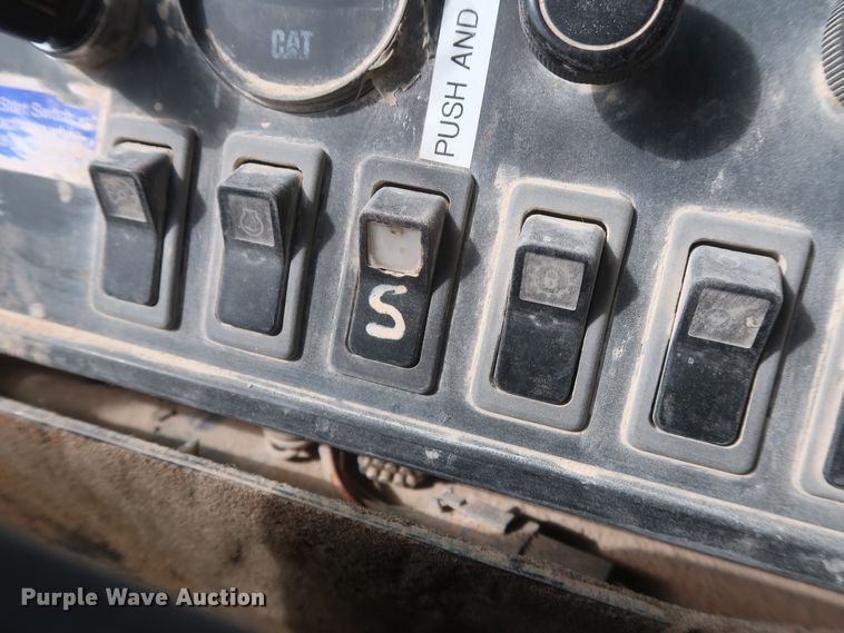 image for item DJ2259 1995 Caterpillar 990 Series II  wheel loader