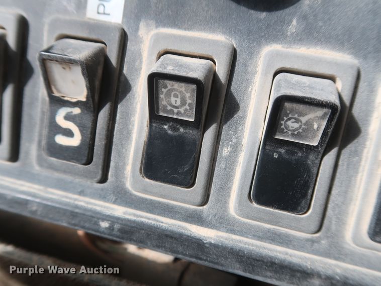 image for item DJ2259 1995 Caterpillar 990 Series II  wheel loader