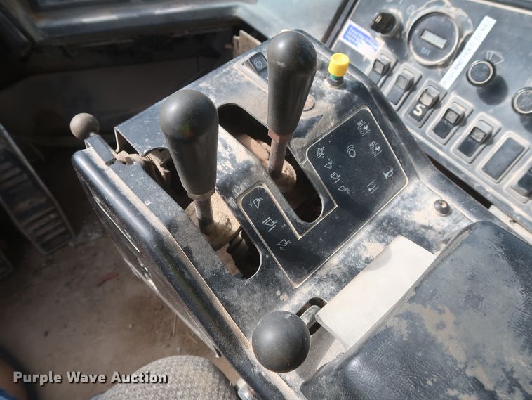 image for item DJ2259 1995 Caterpillar 990 Series II  wheel loader