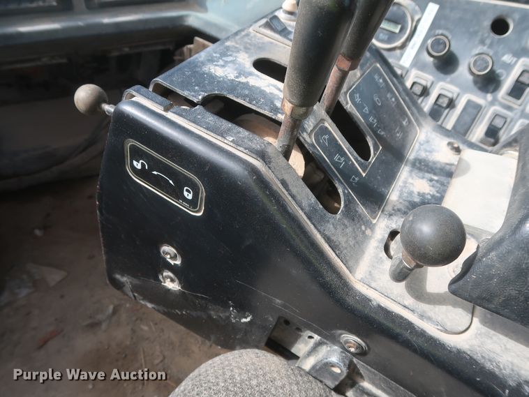 image for item DJ2259 1995 Caterpillar 990 Series II  wheel loader