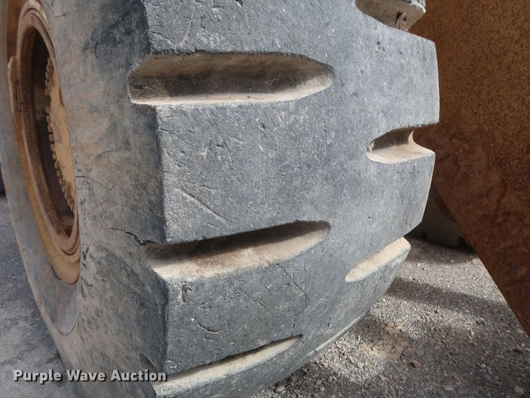 image for item DJ2259 1995 Caterpillar 990 Series II  wheel loader