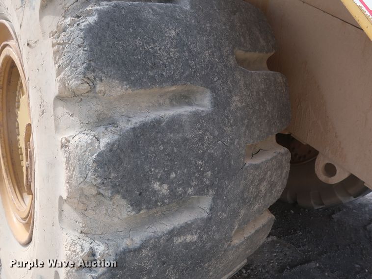 image for item DJ2259 1995 Caterpillar 990 Series II  wheel loader