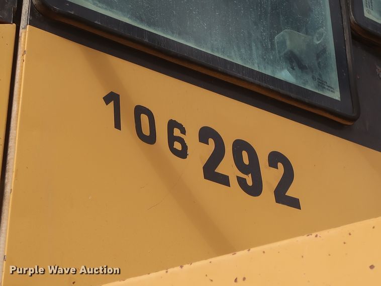 image for item DJ2259 1995 Caterpillar 990 Series II  wheel loader