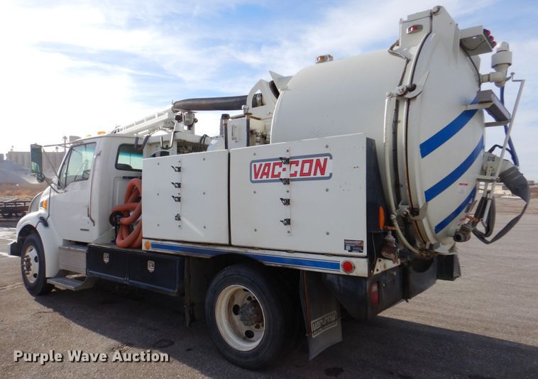 image for item DK8713 2002 Sterling Acterra M7500  sewer jetter truck