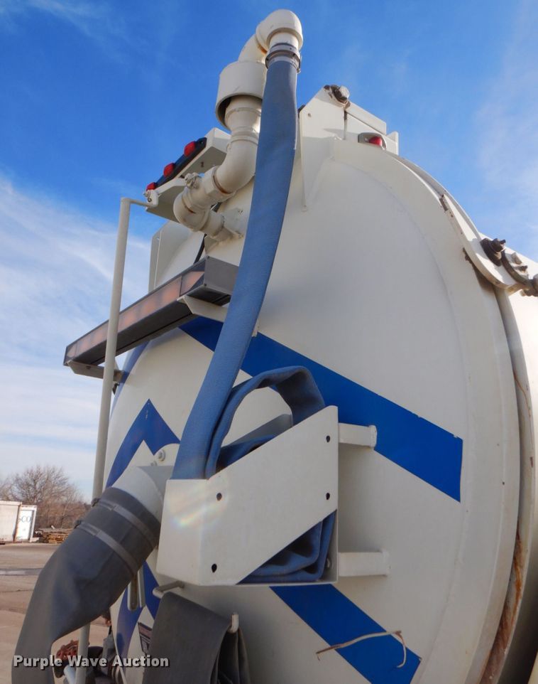 image for item DK8713 2002 Sterling Acterra M7500  sewer jetter truck