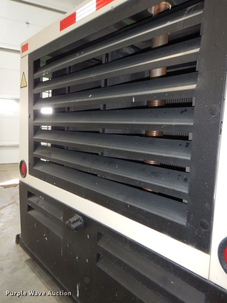 image for item DK8735 2013 Sullair 375CHAFDPQCA4  air compressor