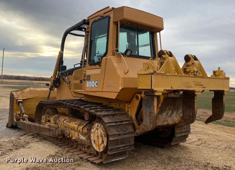 image for item DL1402 2001 John Deere 850C Series II  dozer