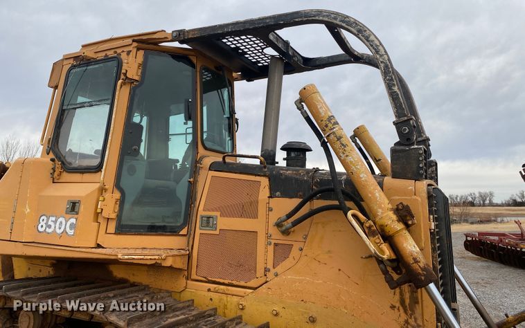image for item DL1402 2001 John Deere 850C Series II  dozer
