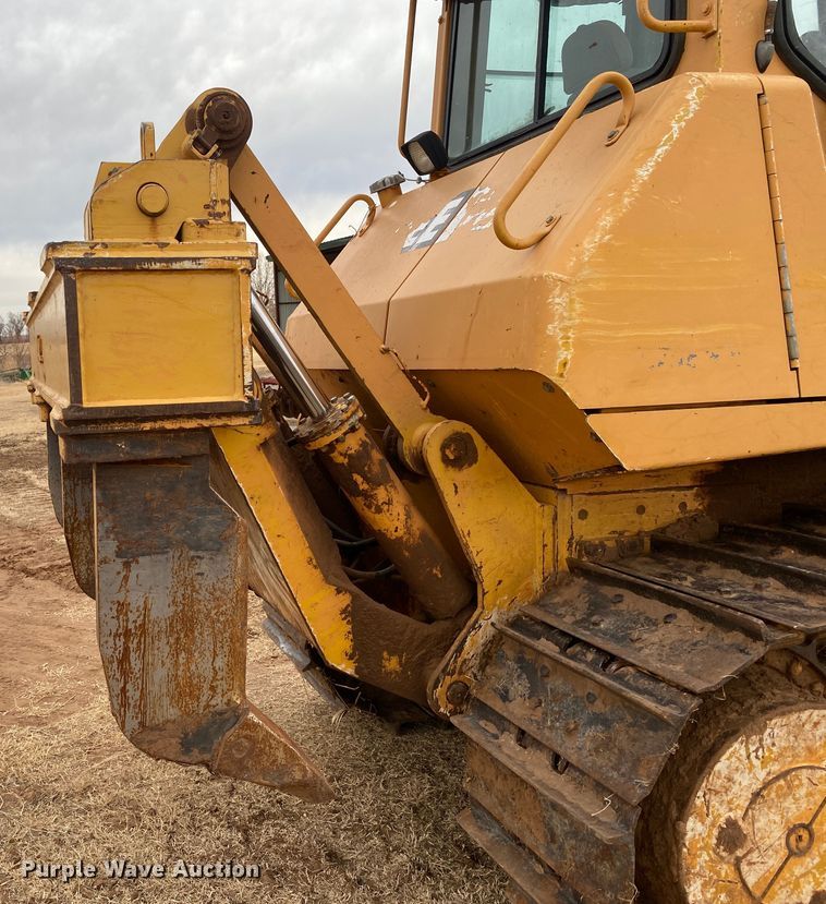 image for item DL1402 2001 John Deere 850C Series II  dozer