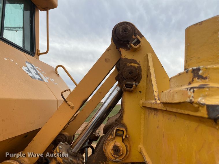 image for item DL1402 2001 John Deere 850C Series II  dozer