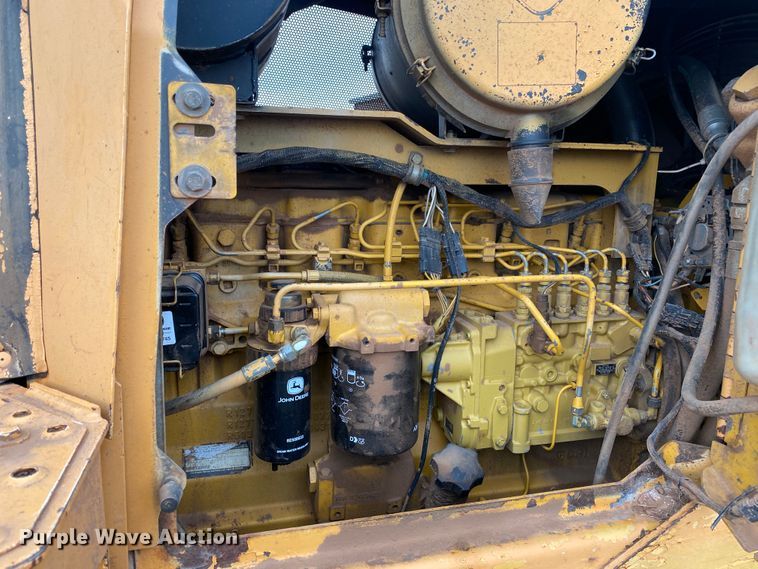 image for item DL1402 2001 John Deere 850C Series II  dozer