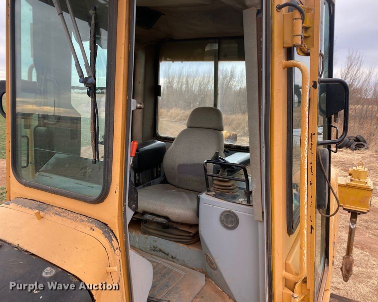 image for item DL1402 2001 John Deere 850C Series II  dozer