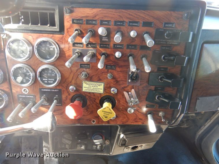 image for item DL8879 1996 Peterbilt 379  dump truck