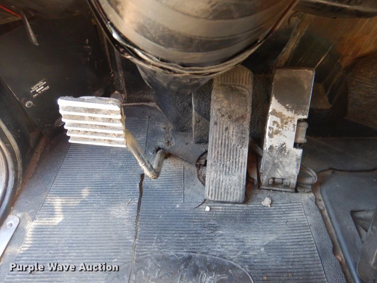 image for item DL8879 1996 Peterbilt 379  dump truck