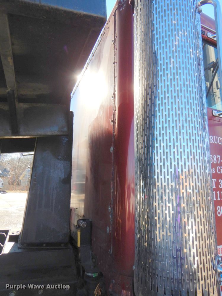 image for item DL8879 1996 Peterbilt 379  dump truck