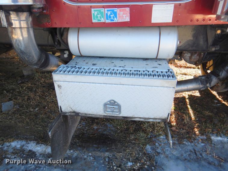 image for item DL8879 1996 Peterbilt 379  dump truck