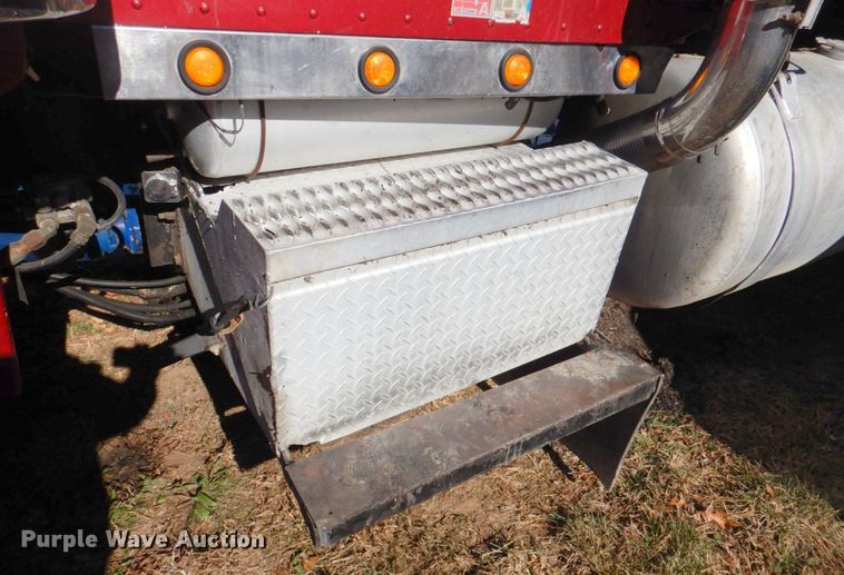 image for item DL8879 1996 Peterbilt 379  dump truck