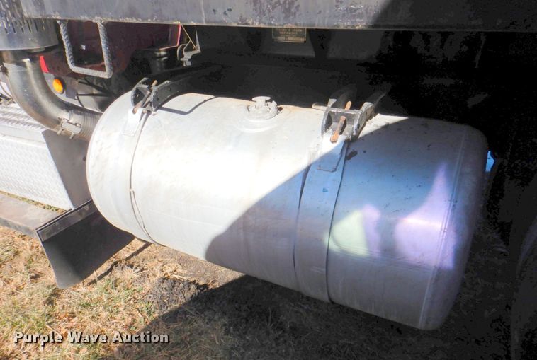 image for item DL8879 1996 Peterbilt 379  dump truck