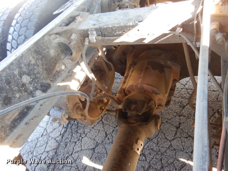 image for item DL8879 1996 Peterbilt 379  dump truck