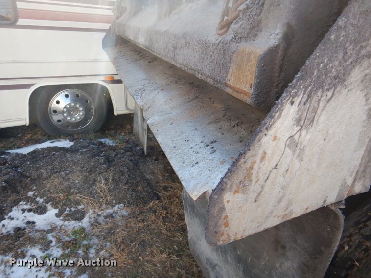 image for item DL8879 1996 Peterbilt 379  dump truck