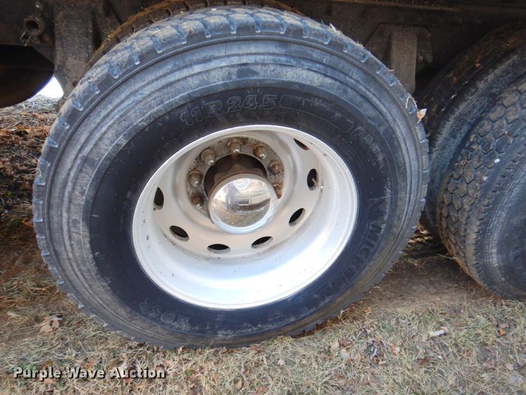 image for item DL8879 1996 Peterbilt 379  dump truck