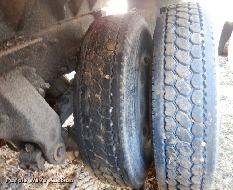 image for item DL8879 1996 Peterbilt 379  dump truck