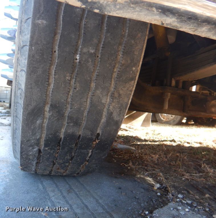 image for item DL8879 1996 Peterbilt 379  dump truck