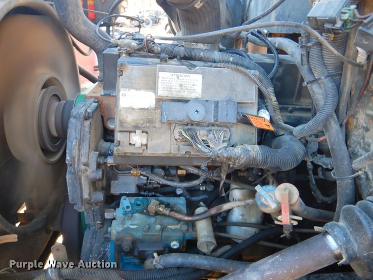 image for item DN2666 2000 International 4900  dump truck