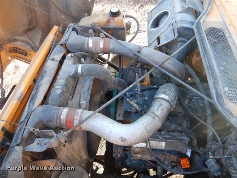 image for item DN2666 2000 International 4900  dump truck