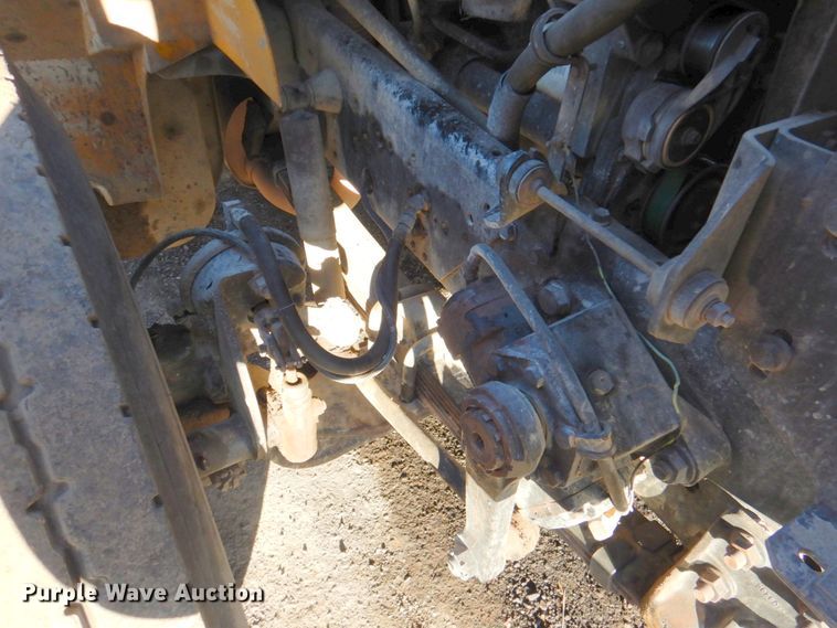 image for item DN2666 2000 International 4900  dump truck