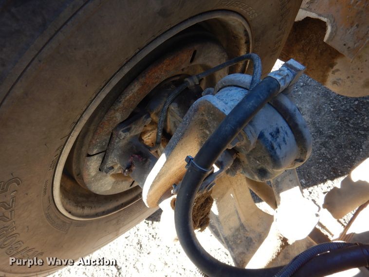 image for item DN2666 2000 International 4900  dump truck