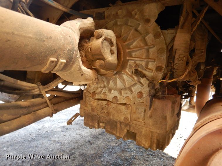 image for item DN2666 2000 International 4900  dump truck