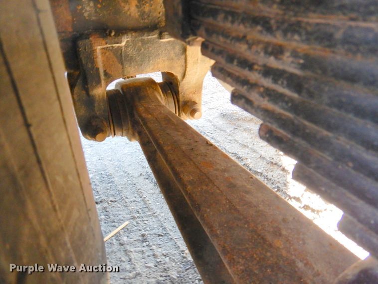 image for item DN2666 2000 International 4900  dump truck