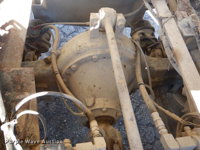 image for item DN2666 2000 International 4900  dump truck