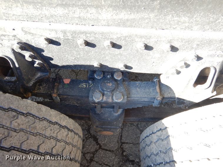 image for item DN2666 2000 International 4900  dump truck