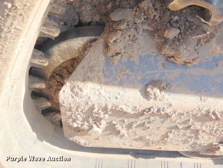 image for item DN2670 Kubota SVL75  tracked skid steer loader