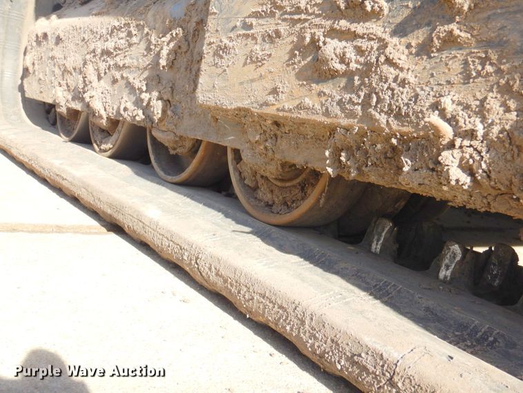 image for item DN2670 Kubota SVL75  tracked skid steer loader