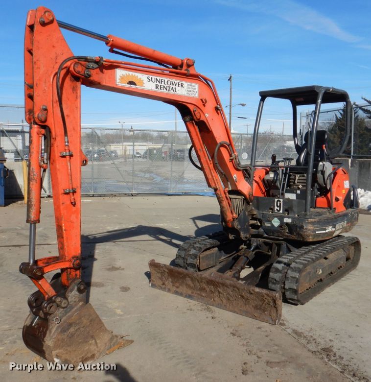 image for item DN2671 2012 Kubota KX121-3ST  mini excavator