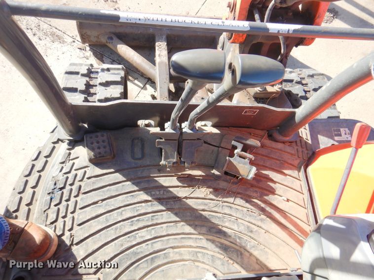 image for item DN2671 2012 Kubota KX121-3ST  mini excavator