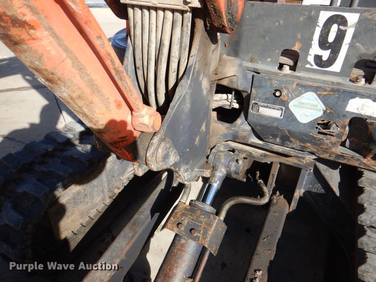 image for item DN2671 2012 Kubota KX121-3ST  mini excavator