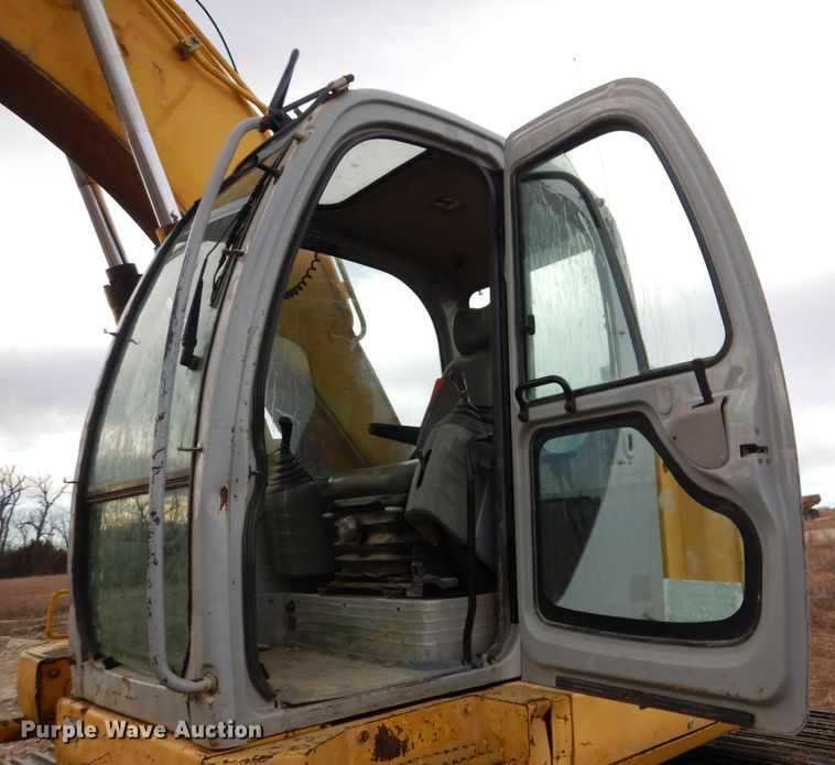 image for item DN5445 2001 Kobelco SK200SRLC  excavator