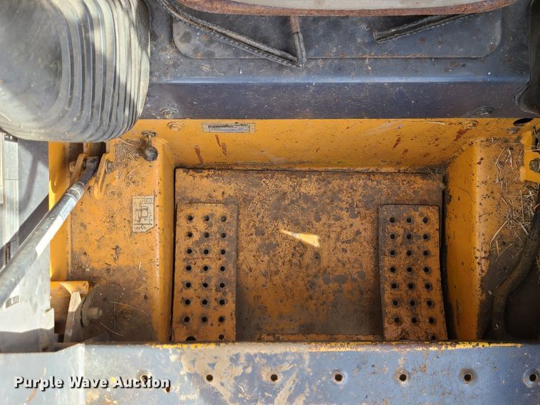 image for item GB9178 2002 Case 40XT  skid steer loader