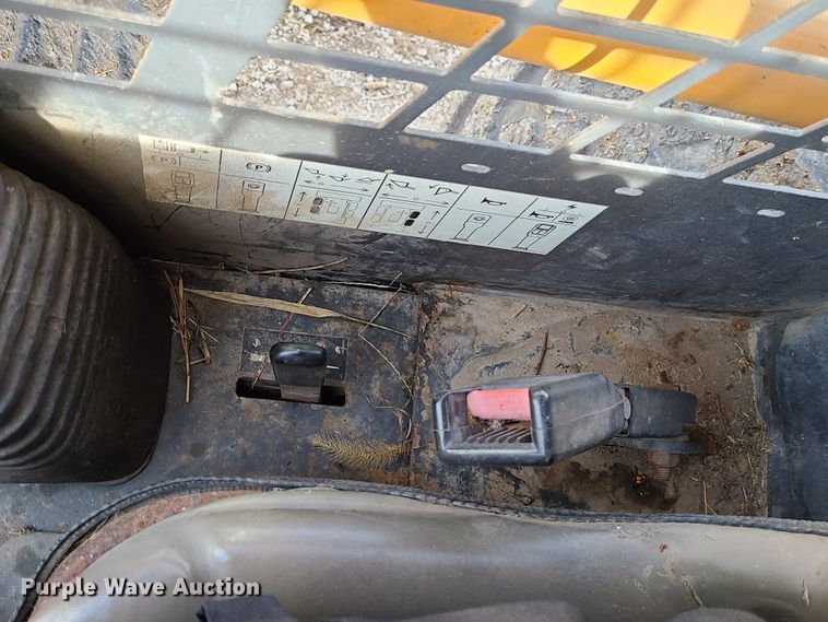 image for item GB9178 2002 Case 40XT  skid steer loader