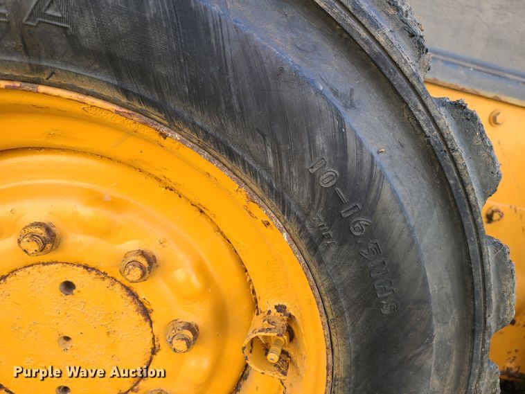 image for item GB9178 2002 Case 40XT  skid steer loader