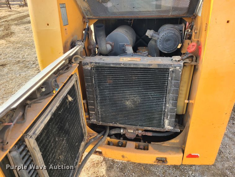 image for item GB9178 2002 Case 40XT  skid steer loader