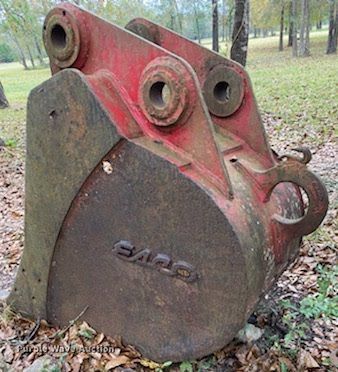 image for item H1008 Esco  28"W excavator bucket