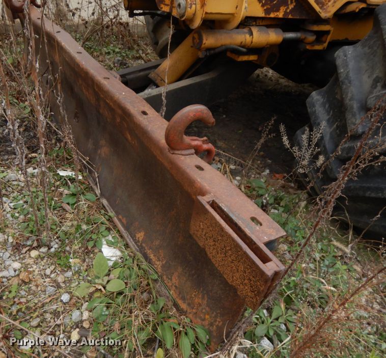 image for item IO9548 1999 Vermeer V8100  trencher