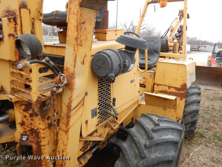 image for item IO9548 1999 Vermeer V8100  trencher