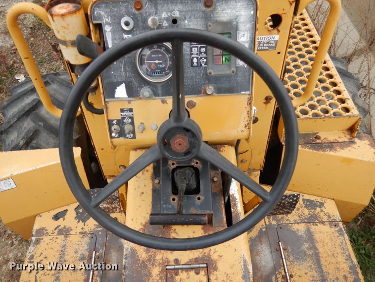 image for item IO9548 1999 Vermeer V8100  trencher