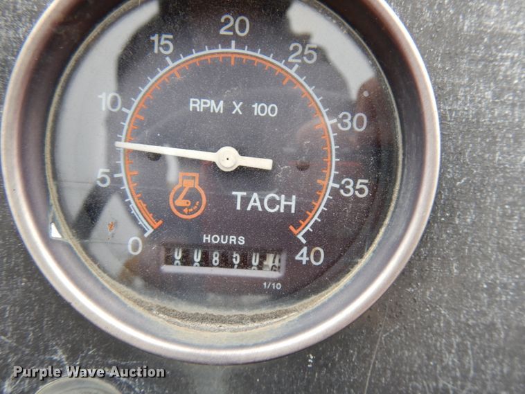 image for item IO9548 1999 Vermeer V8100  trencher